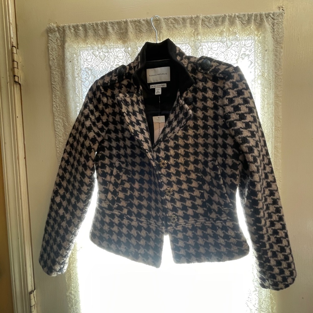 Banana Republic Black and White Houndstooth Blazer